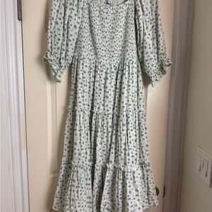 Ivy City Co Floral Dress in White and Green